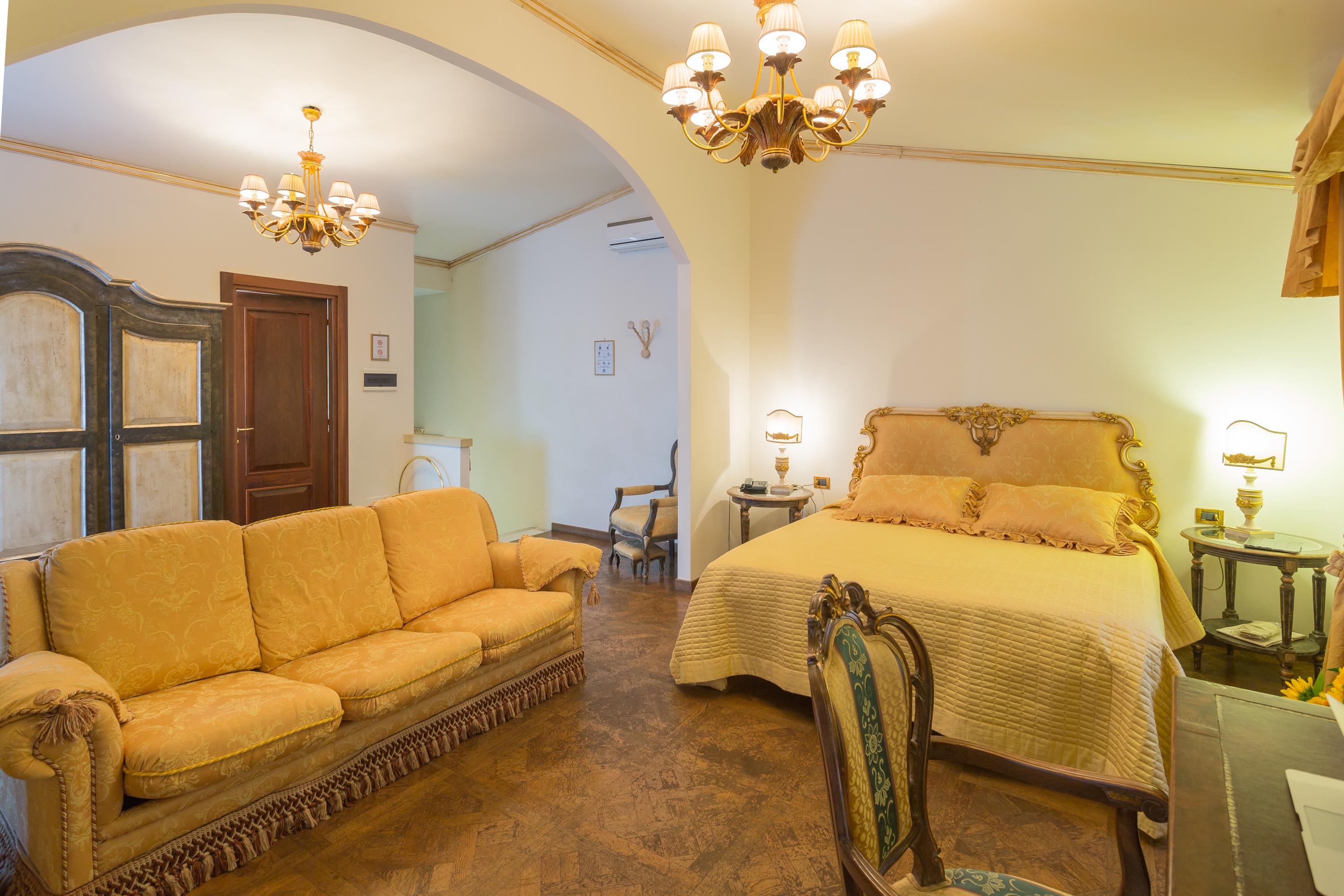 Hotel Palazzo Alexander Лука Екстериор снимка