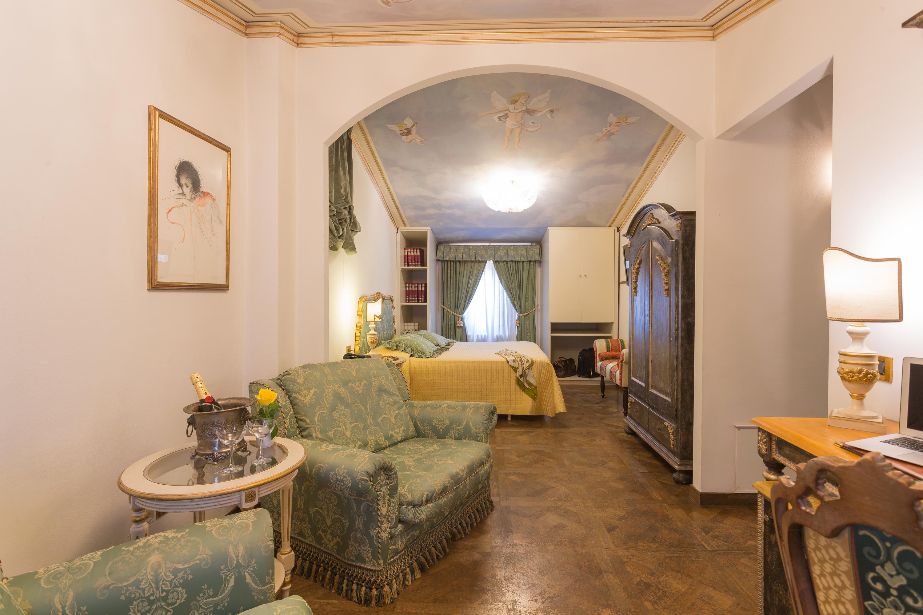 Hotel Palazzo Alexander Лука Екстериор снимка