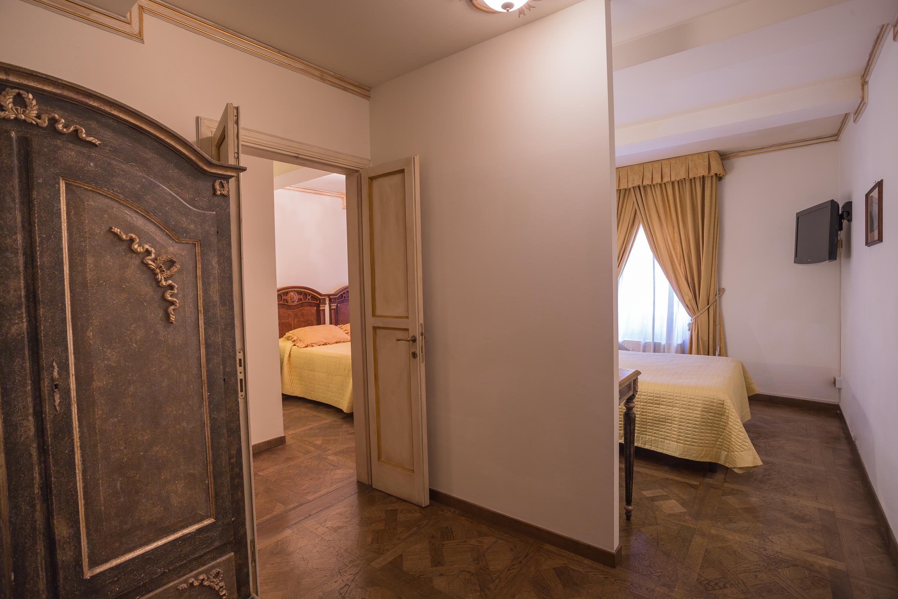 Hotel Palazzo Alexander Лука Екстериор снимка