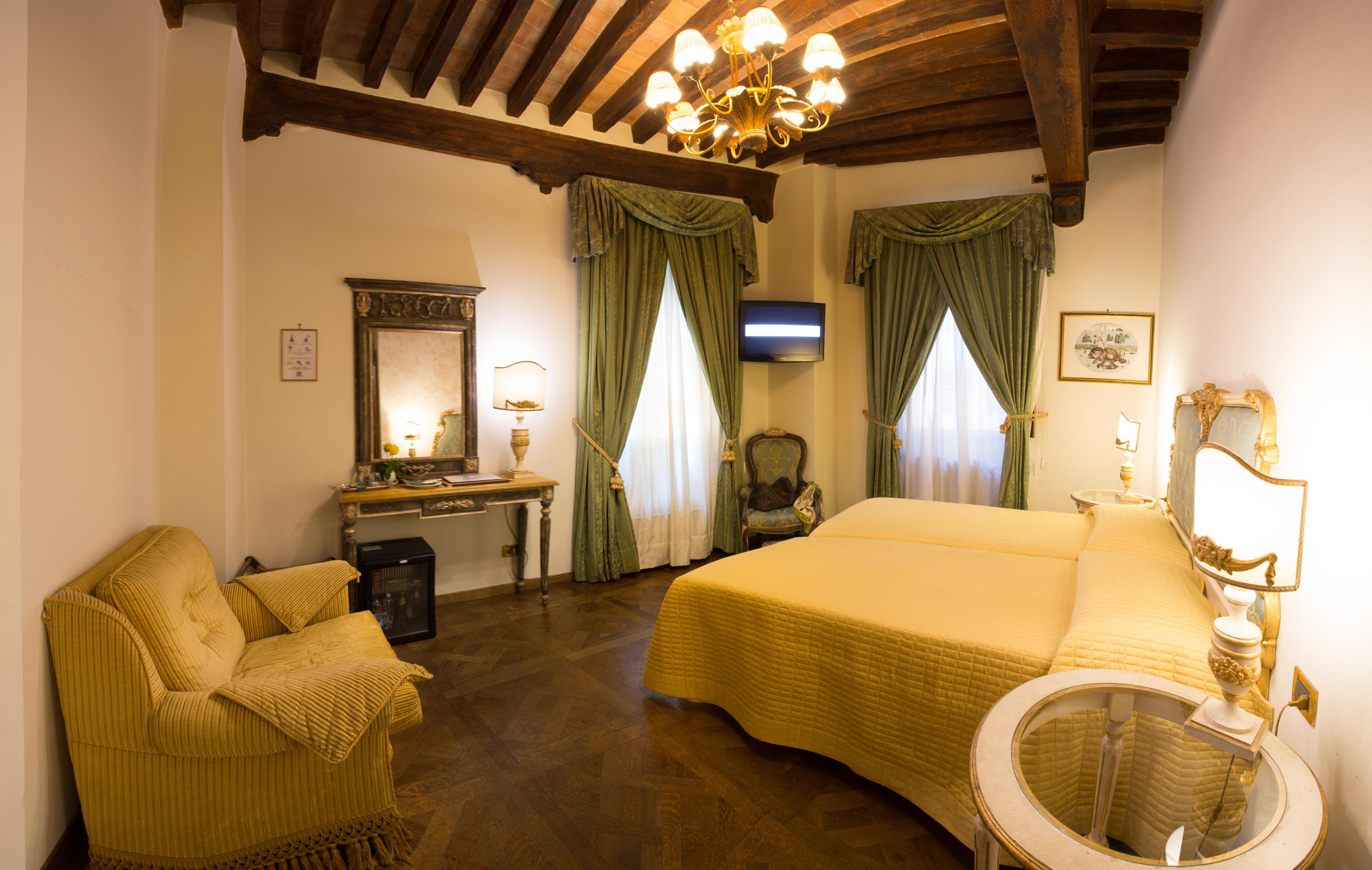 Hotel Palazzo Alexander Лука Екстериор снимка