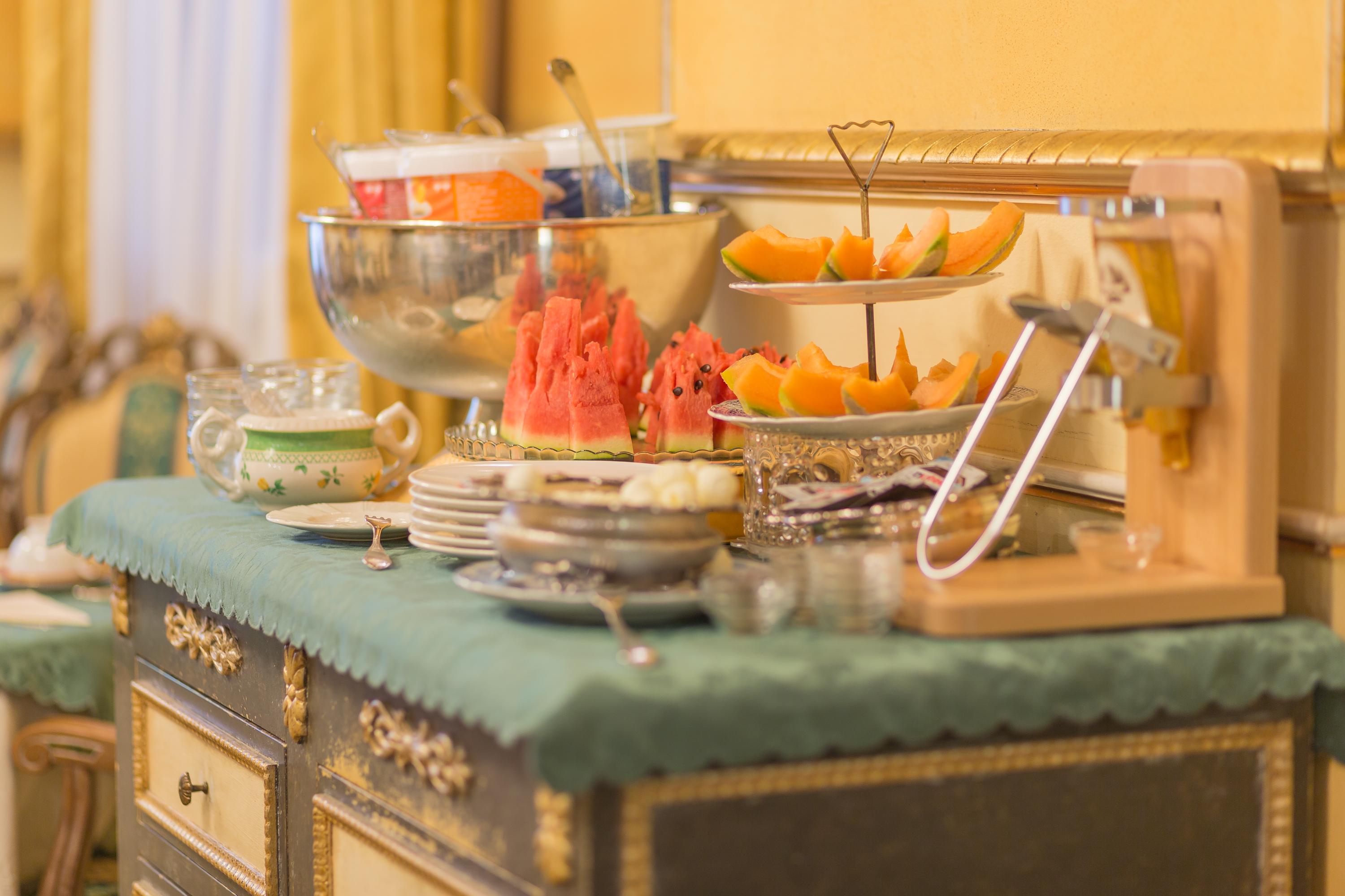 Hotel Palazzo Alexander Лука Екстериор снимка