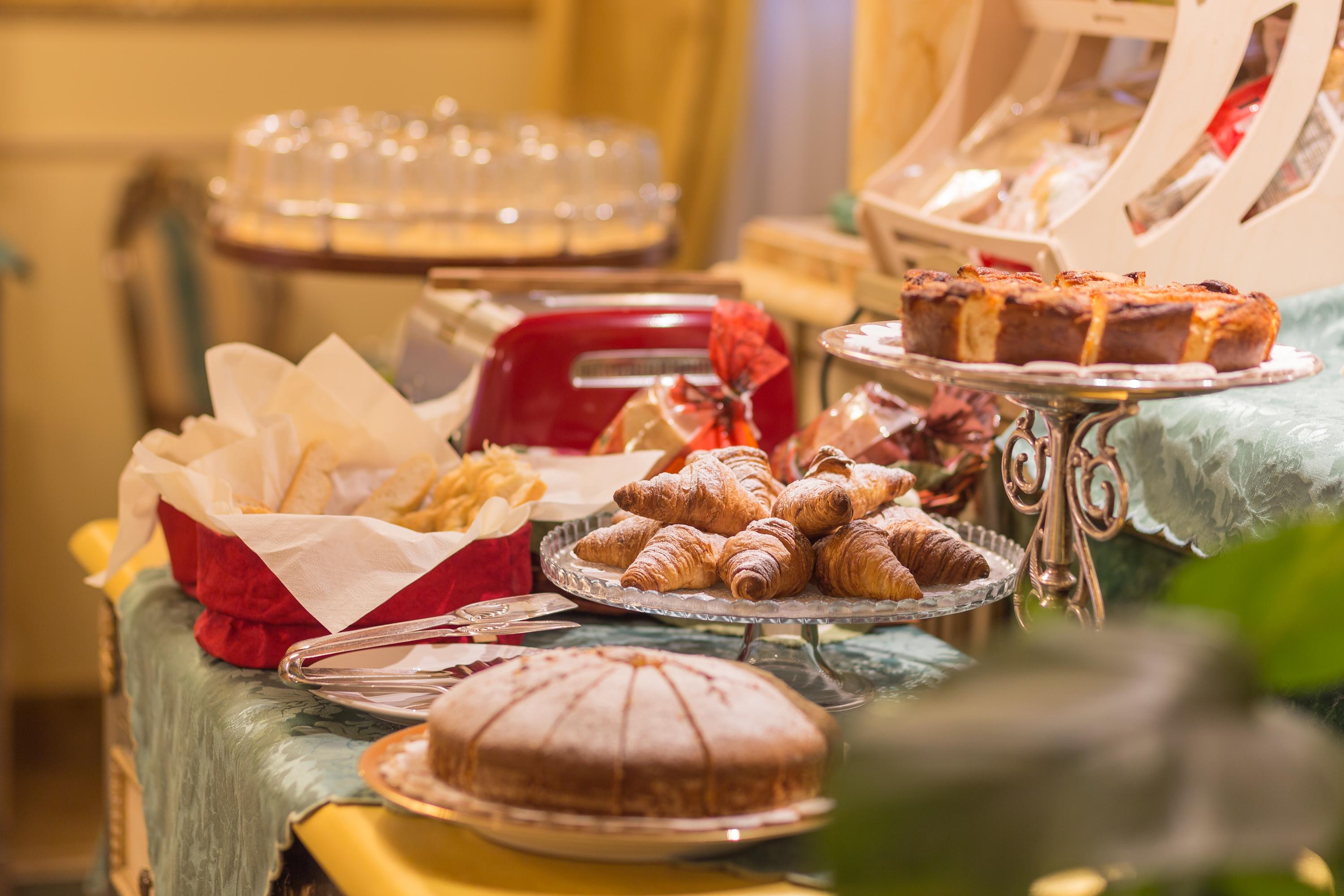 Hotel Palazzo Alexander Лука Екстериор снимка