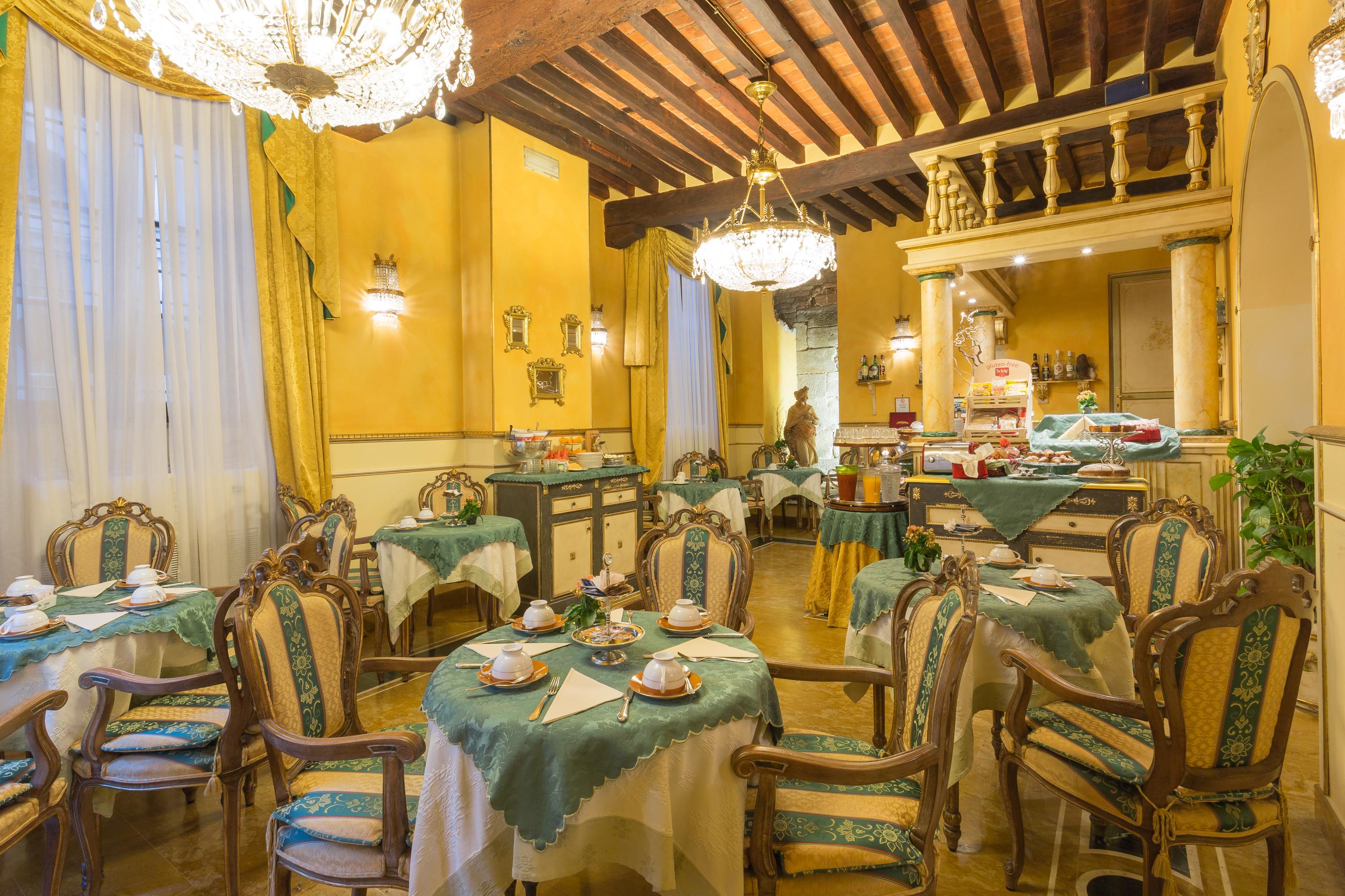 Hotel Palazzo Alexander Лука Екстериор снимка