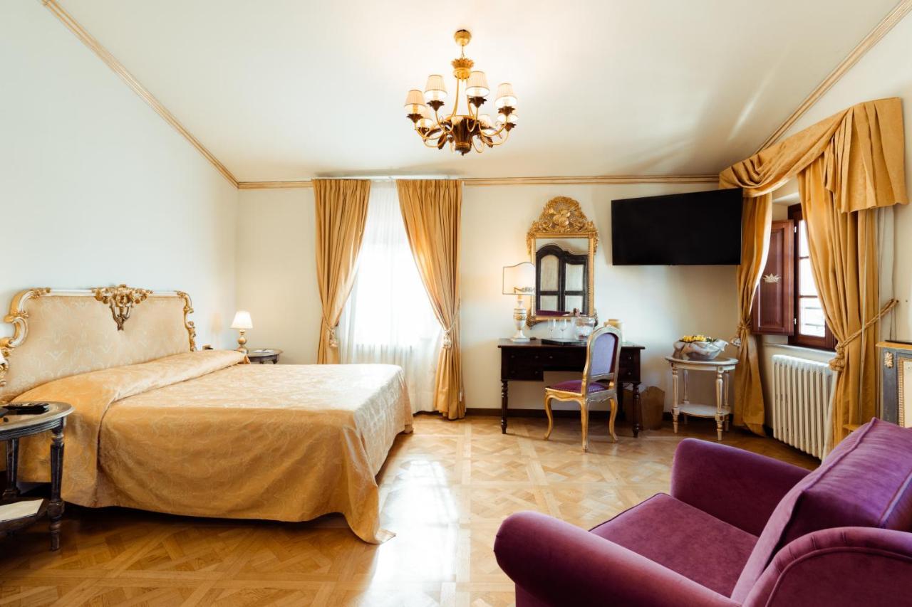 Hotel Palazzo Alexander Лука Екстериор снимка