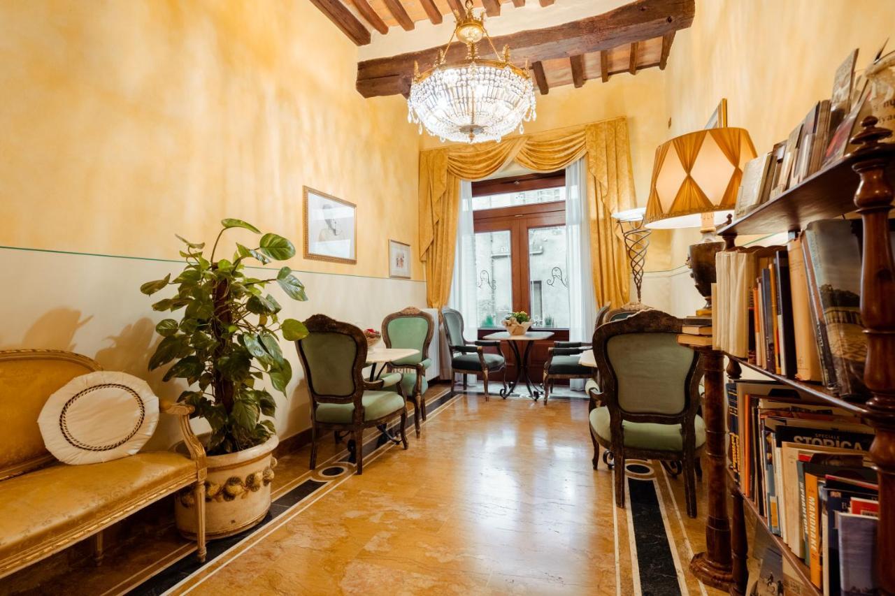 Hotel Palazzo Alexander Лука Екстериор снимка
