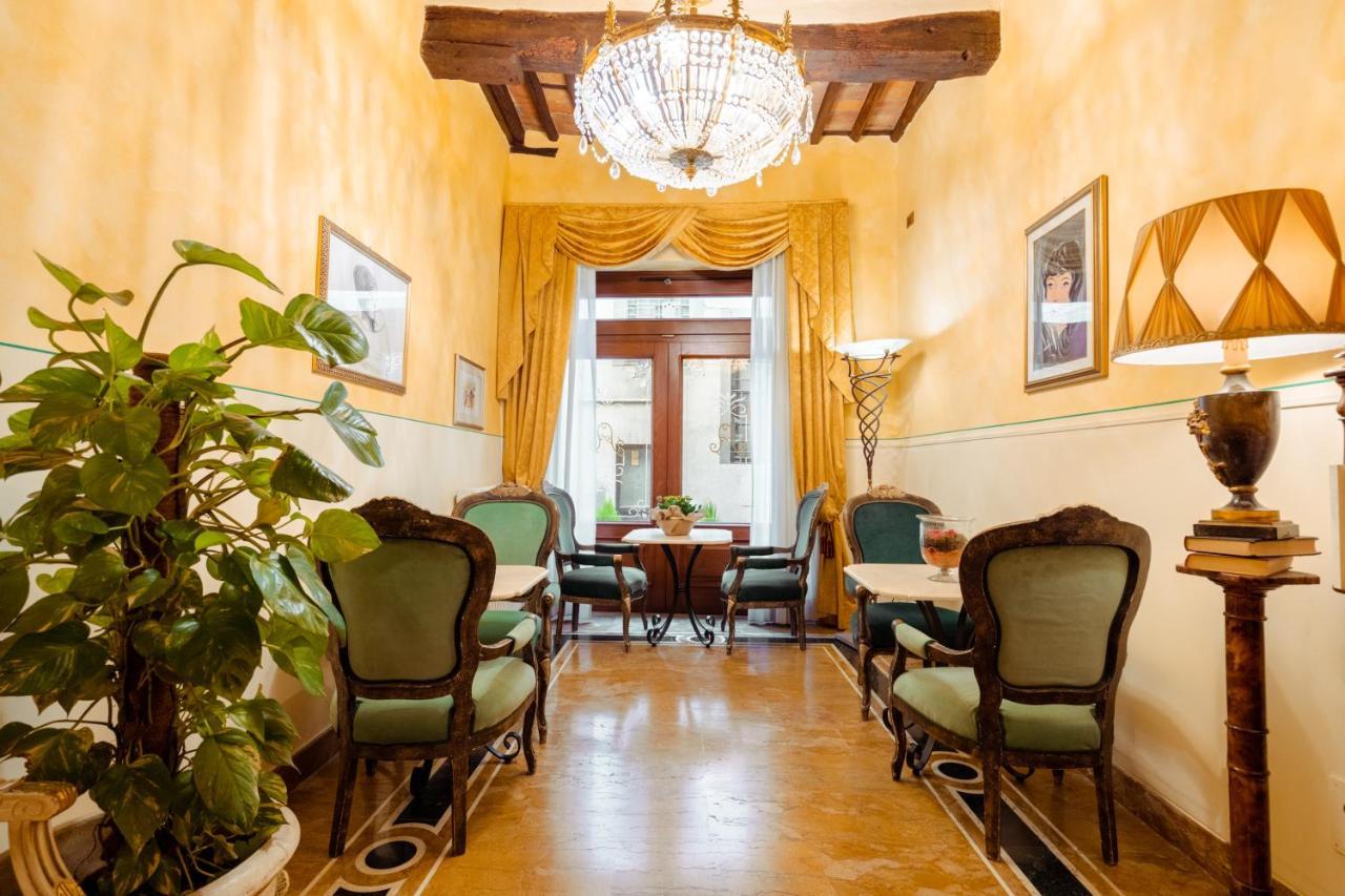 Hotel Palazzo Alexander Лука Екстериор снимка