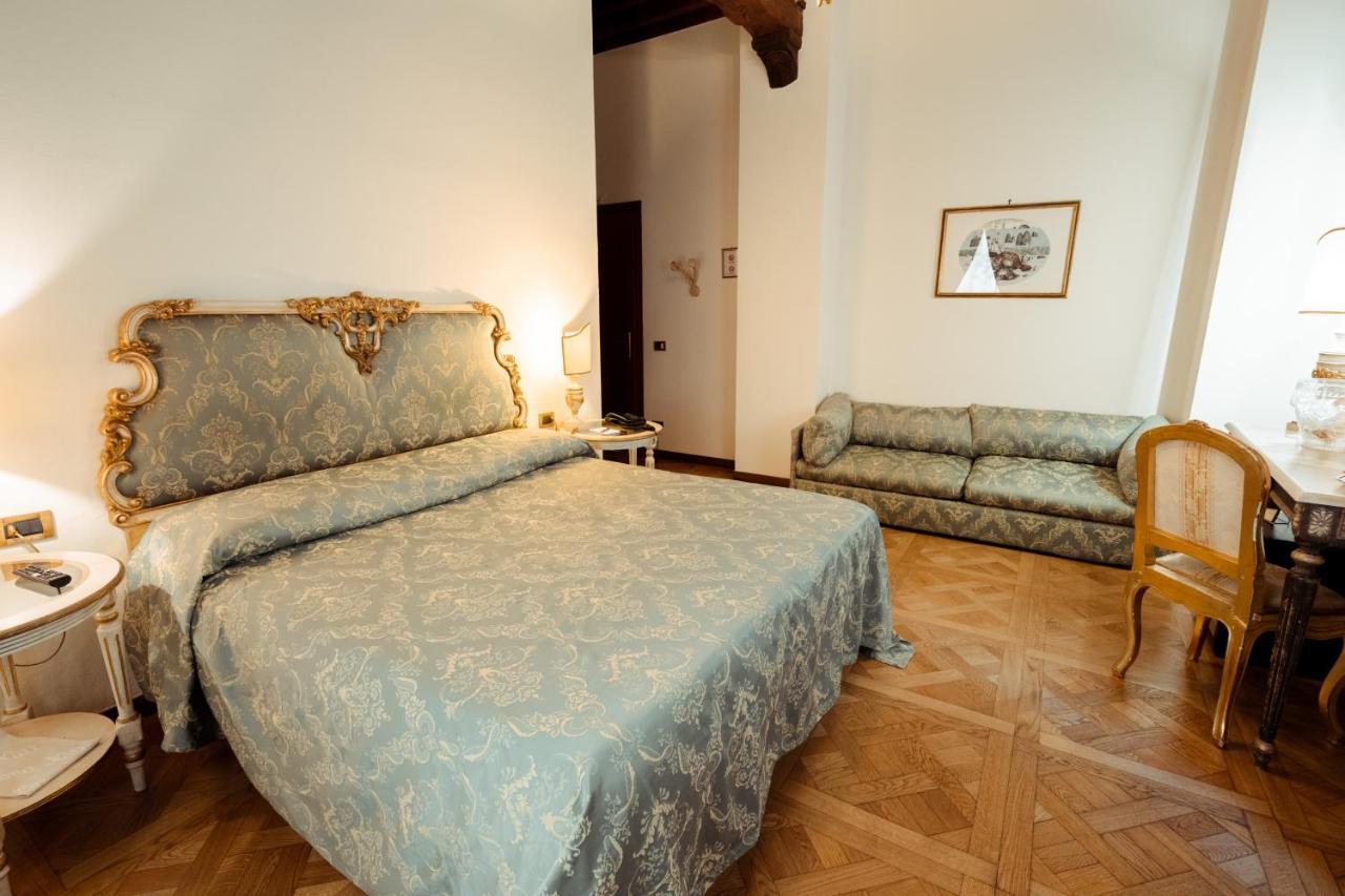 Hotel Palazzo Alexander Лука Екстериор снимка