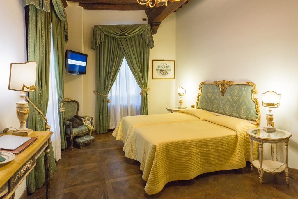 Hotel Palazzo Alexander Лука Екстериор снимка